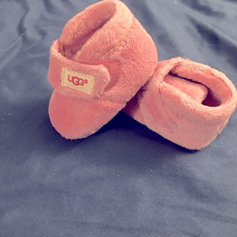 Infant Uggs. Gentle worn with box. Size 0-6months